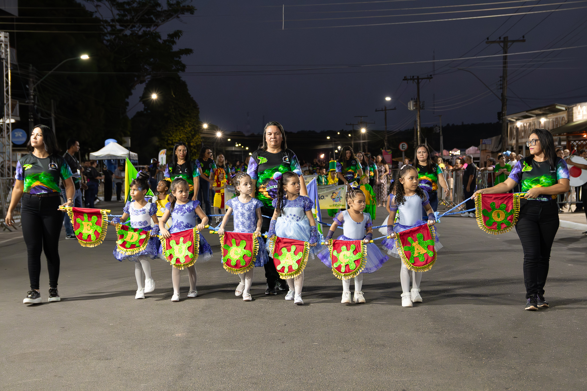 PRIMEIRO DIA DO DESFILE CÍVICO EM LARANJAL DO JARI!